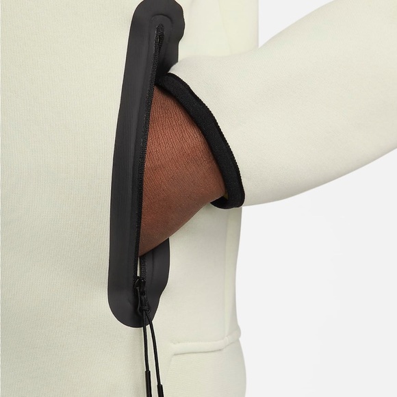 Nike Sportswear Tech Fleece Windrunner
Men's Full-Zip Hoodie - Picture 8 of 8